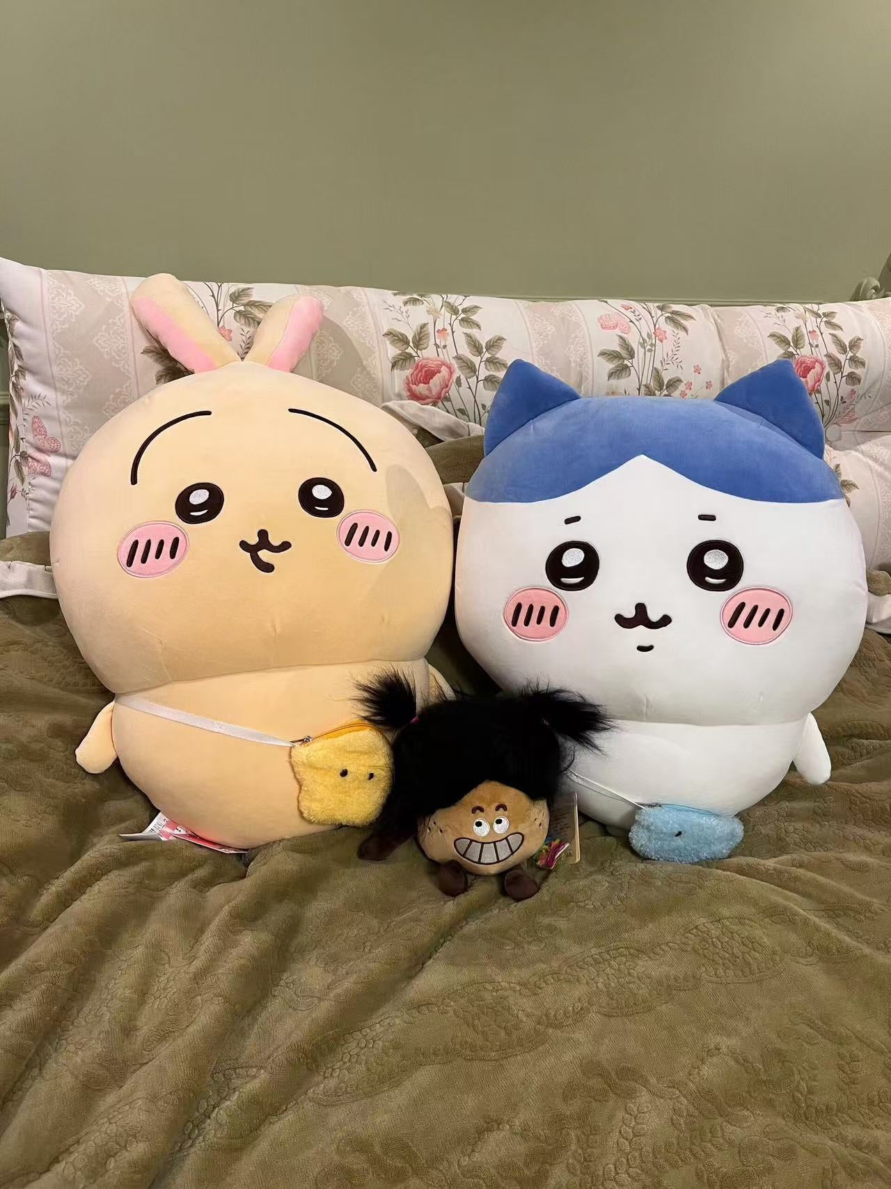 Chiikawa | Large Crossbody Bag Standing Plush Toy XXL (55-68cm) Secondary image